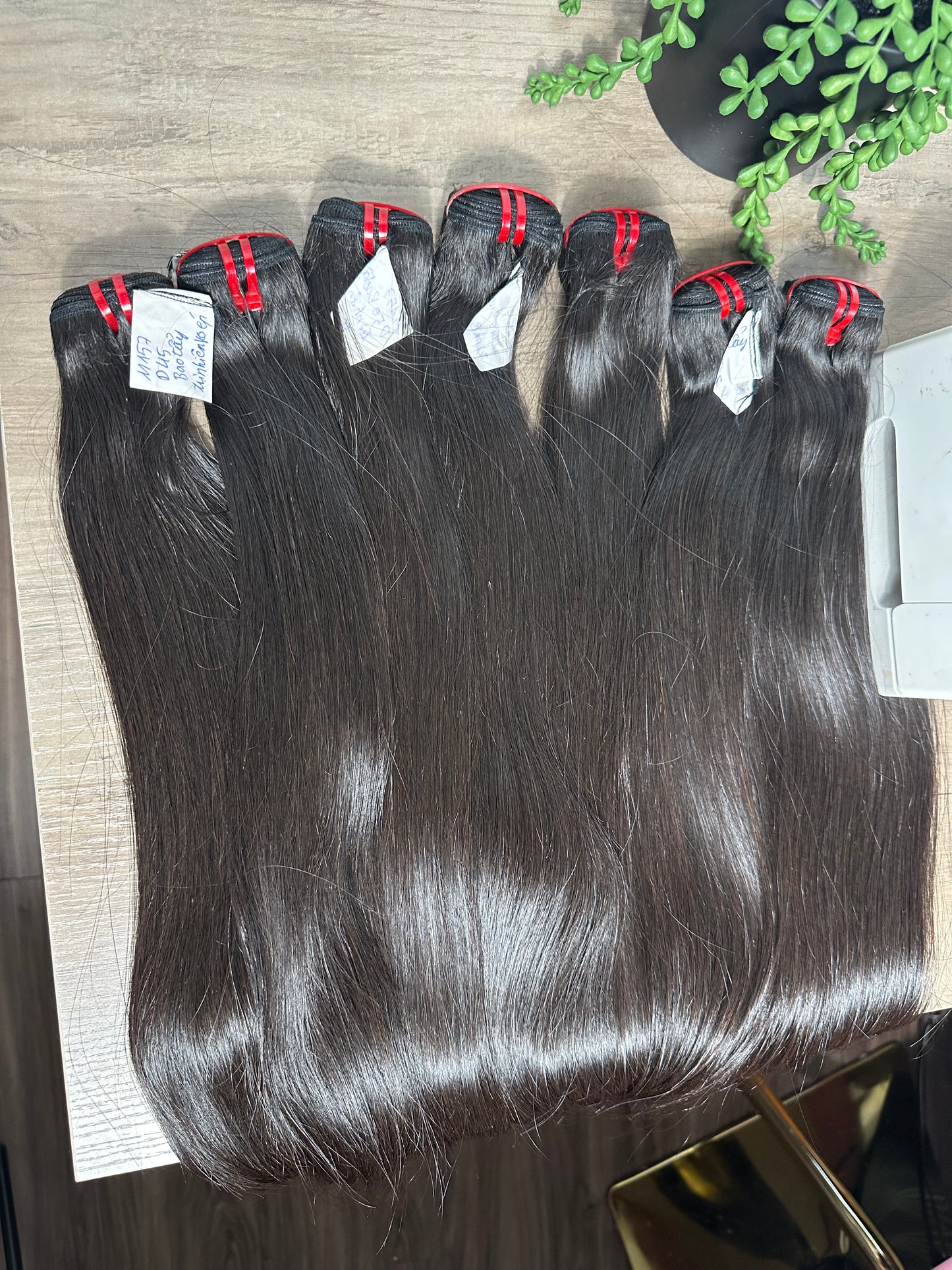 RAW HAIR BUNDLES